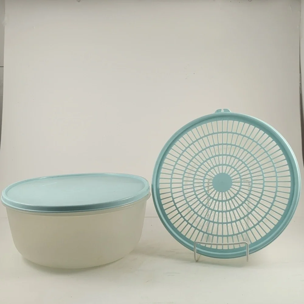 TUPPERWARE: Large Strainer serving bowl set